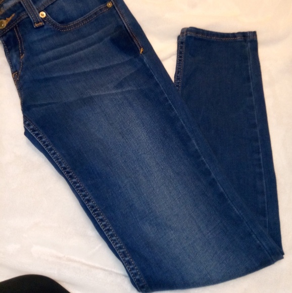 Levis - Picture 6 of 7